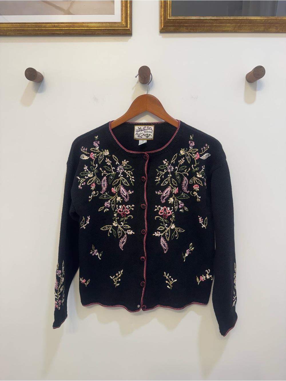 Heirloom Collectibles Embroidered Floral Knit Cardigan Scalloped Edges Cottage